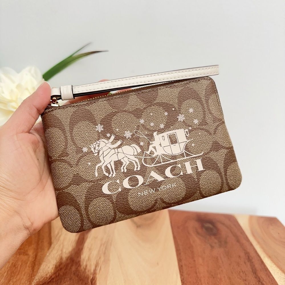NWT Coach Corner Zip Wristlet In Signature Canvas With Horse And Sleigh
